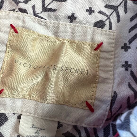 Victoria's Secret Women's Large Winter Sleep Shirt Button Up Pajama Top - Picture 4 of 6